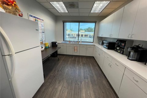 Immobilier commercial à louer à Leesburg, Floride: 4507.8 m2 № 2214703 - photo 19