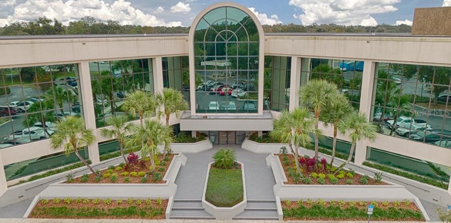 Immobilier commercial à Leesburg, Floride 4507.8 m2 № 2214703