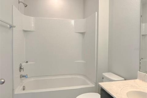 Townhouse in Sanford, Florida 3 bedrooms, 153.57 sq.m. № 1828653 - photo 12