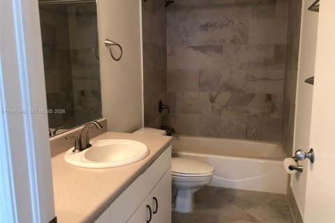 Copropriété à louer à Miami, Floride: 2 chambres, 119.66 m2 № 2001792 - photo 6