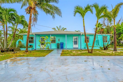 Propiedad comercial en venta en Madeira Beach, Florida, 4 dormitorios, 141.03 m2 № 1906647 - foto 5