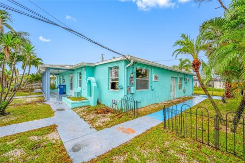 Propiedad comercial en venta en Madeira Beach, Florida, 4 dormitorios, 141.03 m2 № 1906647 - foto 22