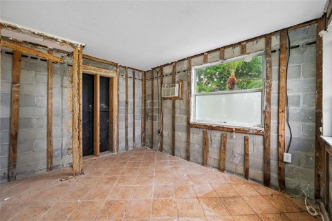 Propiedad comercial en venta en Madeira Beach, Florida, 4 dormitorios, 141.03 m2 № 1906647 - foto 29