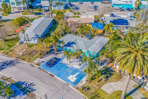 Propiedad comercial en venta en Madeira Beach, Florida, 4 dormitorios, 141.03 m2 № 1906647 - foto 3