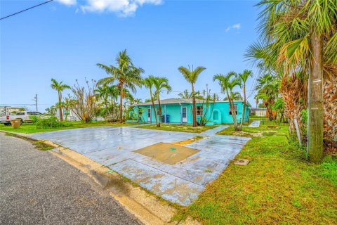 Propiedad comercial en venta en Madeira Beach, Florida, 4 dormitorios, 141.03 m2 № 1906647 - foto 6