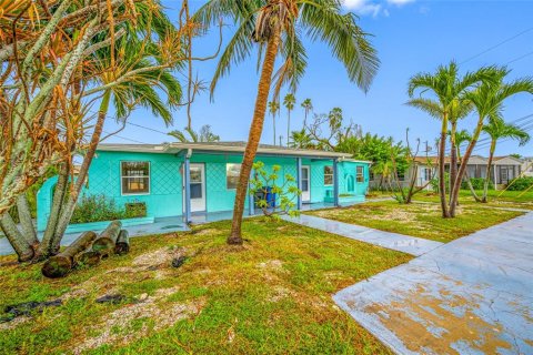 Propiedad comercial en venta en Madeira Beach, Florida, 4 dormitorios, 141.03 m2 № 1906647 - foto 9