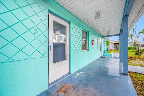 Propiedad comercial en venta en Madeira Beach, Florida, 4 dormitorios, 141.03 m2 № 1906647 - foto 24