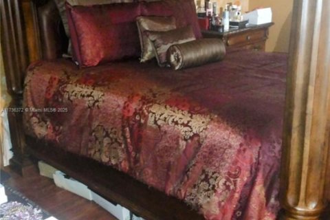 Купить таунхаус в Майами-Гарденс, Флорида 3 спальни, 160.72м2, № 1703878 - фото 3