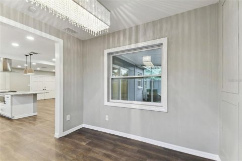 House in Saint Petersburg, Florida 3 bedrooms, 137.31 sq.m. № 1843874 - photo 21