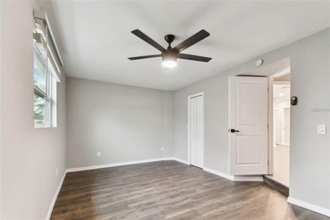House in Saint Petersburg, Florida 3 bedrooms, 137.31 sq.m. № 1843874 - photo 29