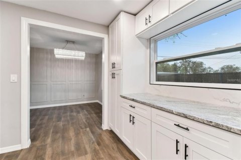 House in Saint Petersburg, Florida 3 bedrooms, 137.31 sq.m. № 1843874 - photo 16