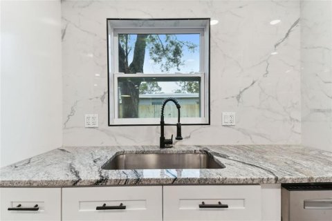 House in Saint Petersburg, Florida 3 bedrooms, 137.31 sq.m. № 1843874 - photo 23