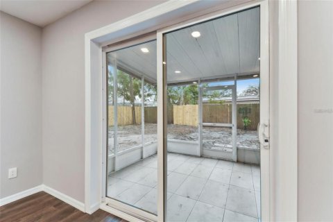 House in Saint Petersburg, Florida 3 bedrooms, 137.31 sq.m. № 1843874 - photo 14