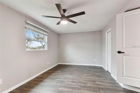 House in Saint Petersburg, Florida 3 bedrooms, 137.31 sq.m. № 1843874 - photo 28