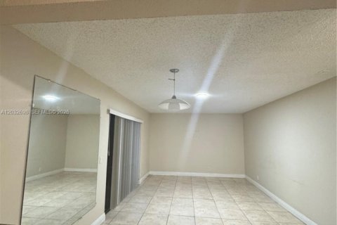 Condo in West Palm Beach, Florida, 2 bedrooms  № 2170061 - photo 4