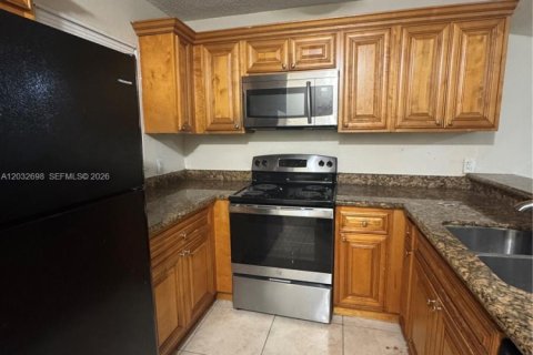 Condo in West Palm Beach, Florida, 2 bedrooms  № 2170061 - photo 3