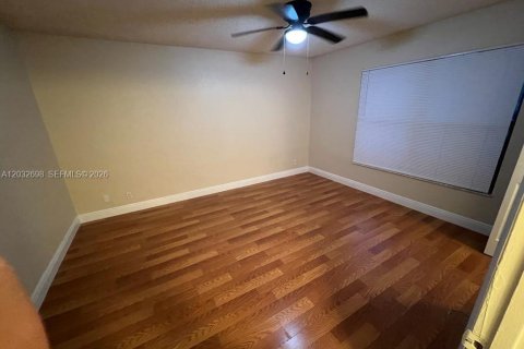 Condo in West Palm Beach, Florida, 2 bedrooms  № 2170061 - photo 8