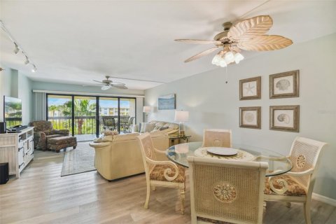 Condominio en alquiler en Madeira Beach, Florida, 2 dormitorios, 117.99 m2 № 1905541 - foto 16