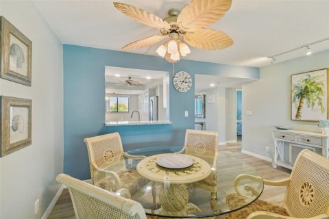 Condominio en alquiler en Madeira Beach, Florida, 2 dormitorios, 117.99 m2 № 1905541 - foto 17