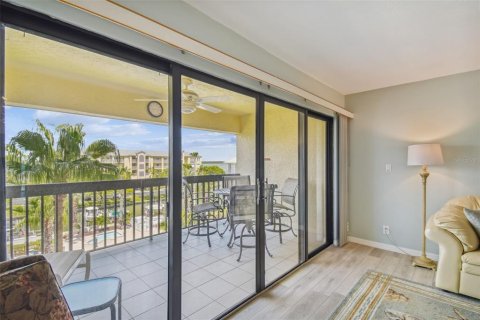 Condominio en alquiler en Madeira Beach, Florida, 2 dormitorios, 117.99 m2 № 1905541 - foto 19