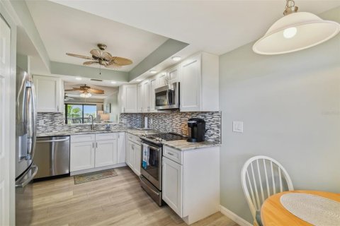 Condominio en alquiler en Madeira Beach, Florida, 2 dormitorios, 117.99 m2 № 1905541 - foto 9