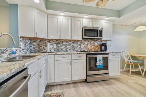 Condominio en alquiler en Madeira Beach, Florida, 2 dormitorios, 117.99 m2 № 1905541 - foto 29