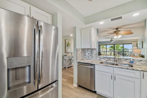 Condominio en alquiler en Madeira Beach, Florida, 2 dormitorios, 117.99 m2 № 1905541 - foto 30