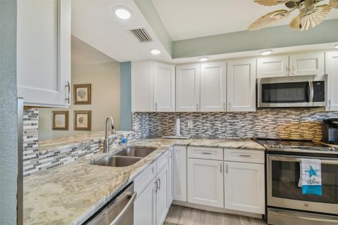 Condominio en alquiler en Madeira Beach, Florida, 2 dormitorios, 117.99 m2 № 1905541 - foto 28