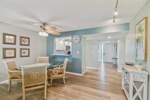 Condominio en alquiler en Madeira Beach, Florida, 2 dormitorios, 117.99 m2 № 1905541 - foto 8