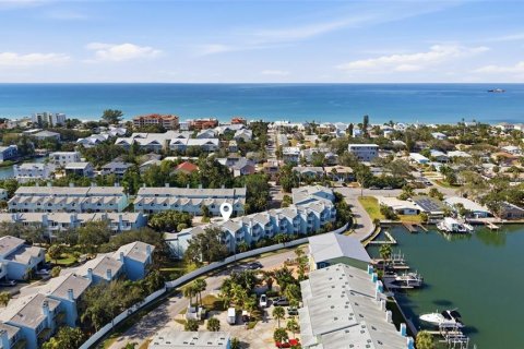 Adosado en venta en Indian Rocks Beach, Florida, 3 dormitorios, 145.48 m2 № 2093240 - foto 4