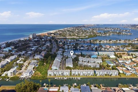 Adosado en venta en Indian Rocks Beach, Florida, 3 dormitorios, 145.48 m2 № 2093240 - foto 3