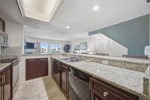 Adosado en venta en Indian Rocks Beach, Florida, 3 dormitorios, 145.48 m2 № 2093240 - foto 13