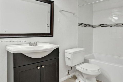 Condominio en alquiler en Davie, Florida, 1 dormitorio, 74.79 m2 № 1992922 - foto 13