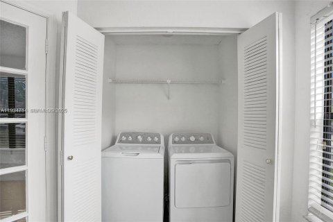 Condominio en alquiler en Davie, Florida, 1 dormitorio, 74.79 m2 № 1992922 - foto 17