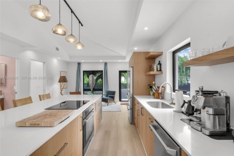 Villa ou maison à vendre à Miami, Floride: 3 chambres, 109.44 m2 № 2060352 - photo 8