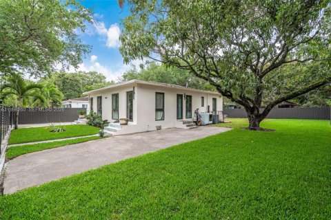 Villa ou maison à vendre à Miami, Floride: 3 chambres, 109.44 m2 № 2060352 - photo 4