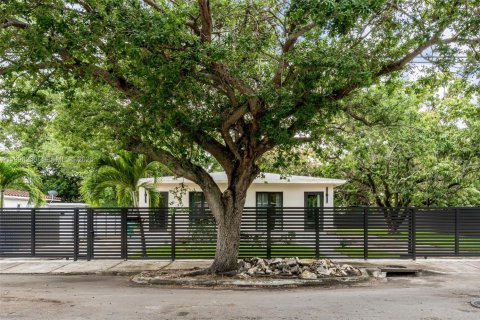 Villa ou maison à Miami, Floride 3 chambres, 109.44 m2 № 2060352