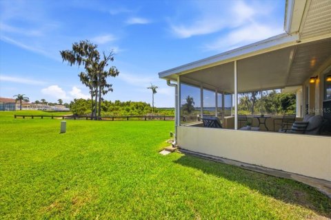Villa ou maison à vendre à Haines City, Floride: 3 chambres, 162.67 m2 № 2358850 - photo 26