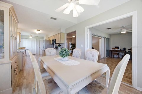 Villa ou maison à vendre à Haines City, Floride: 3 chambres, 162.67 m2 № 2358850 - photo 7