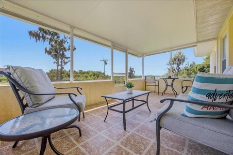 Villa ou maison à vendre à Haines City, Floride: 3 chambres, 162.67 m2 № 2358850 - photo 25