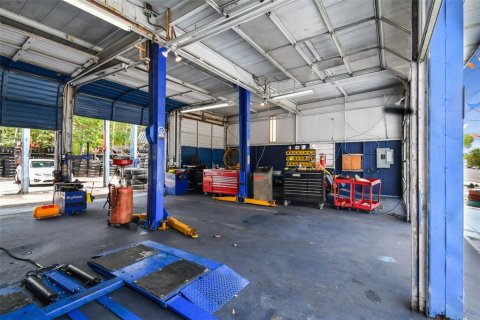 Купить коммерческую недвижимость в Ривервью, Флорида 250.56м2, № 1836956 - фото 14