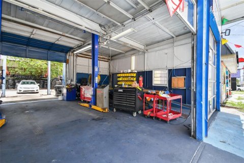 Купить коммерческую недвижимость в Ривервью, Флорида 250.56м2, № 1836956 - фото 13