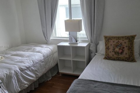 Снять в аренду таунхаус в Майами, Флорида 3 спальни, 114.27м2, № 1961902 - фото 6