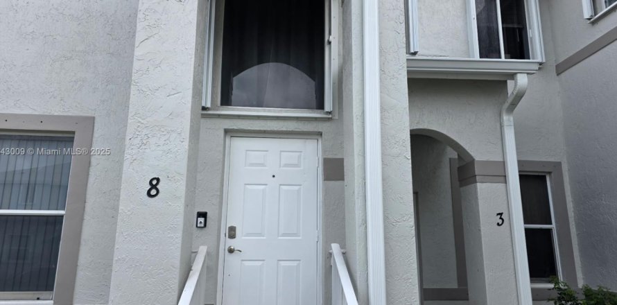 Таунхаус в Майами, Флорида 3 спальни, 114.27м2 № 1961902