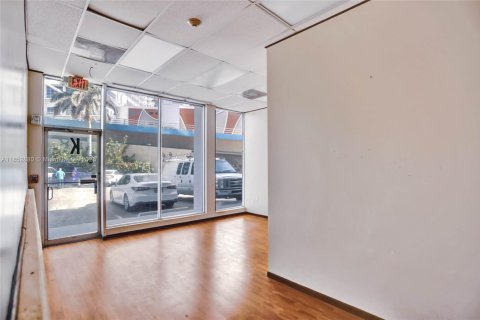 Propiedad comercial en venta en Hallandale Beach, Florida № 1871342 - foto 23