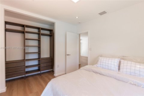 Villa ou maison à louer à Coral Gables, Floride: 3 chambres, 110.46 m2 № 2170950 - photo 12