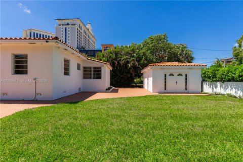 Villa ou maison à louer à Coral Gables, Floride: 3 chambres, 110.46 m2 № 2170950 - photo 16