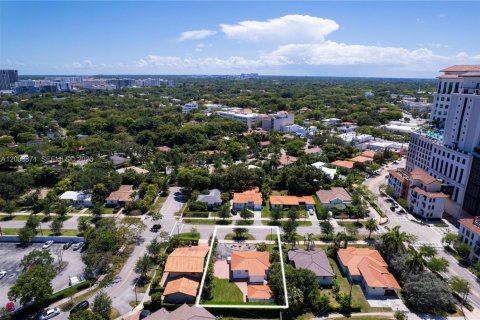 Villa ou maison à louer à Coral Gables, Floride: 3 chambres, 110.46 m2 № 2170950 - photo 30