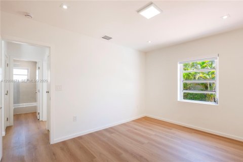 Villa ou maison à louer à Coral Gables, Floride: 3 chambres, 110.46 m2 № 2170950 - photo 11