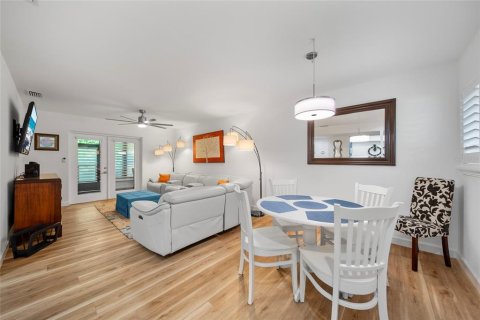 Condo in Hudson, Florida, 1 bedroom  № 1848168 - photo 6